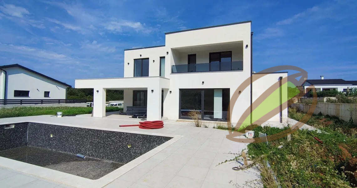 Istra, Labin lijepa vila s bazenom, novogradnja