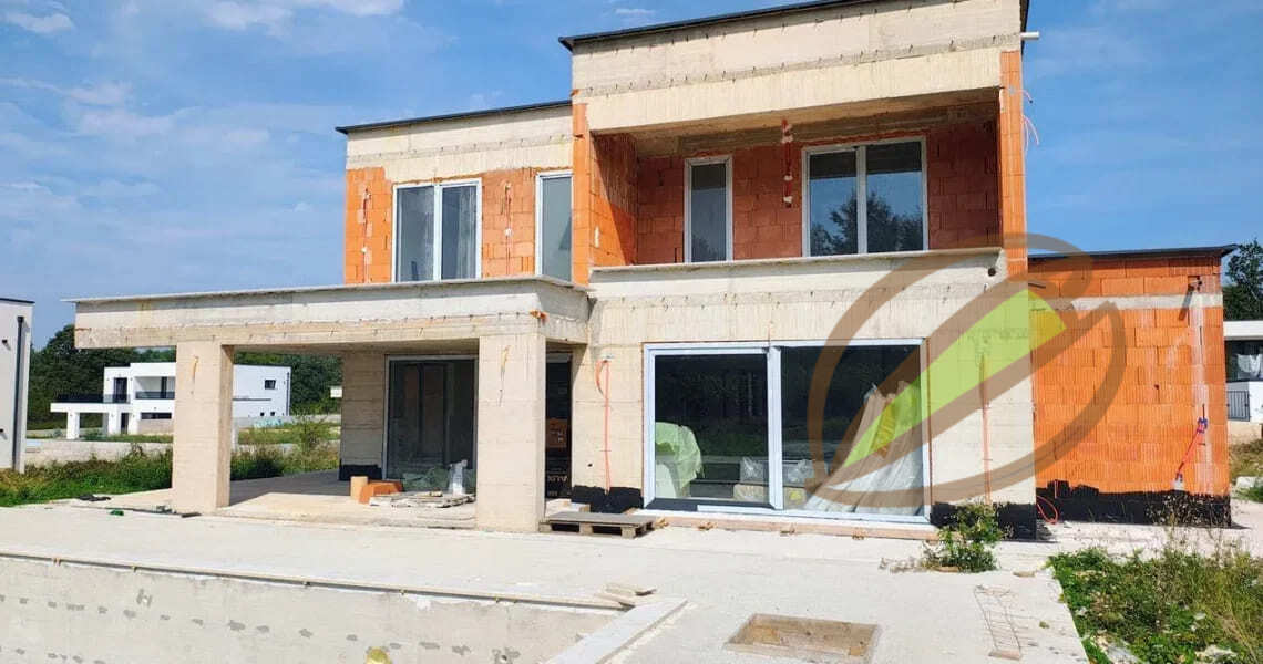 Istra, Labin lijepa vila s bazenom, novogradnja